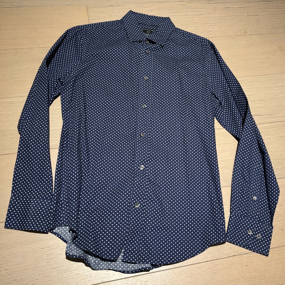 Banana Republic Men’s Dress Shirt (Navy Blue and White)